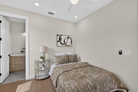 Villa ou maison à vendre à Tampa, Floride: 4 chambres, 201.04 m2 № 2427619 - photo 6