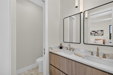 Villa ou maison à vendre à Tampa, Floride: 4 chambres, 201.04 m2 № 2427619 - photo 24