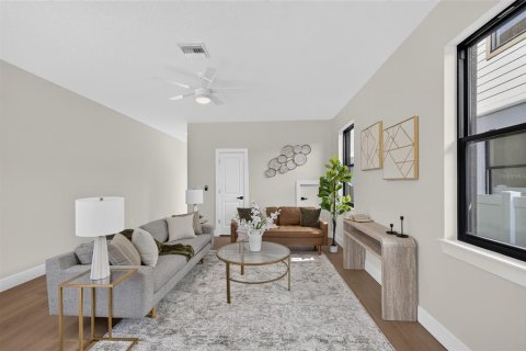 Villa ou maison à vendre à Tampa, Floride: 4 chambres, 201.04 m2 № 2427619 - photo 10