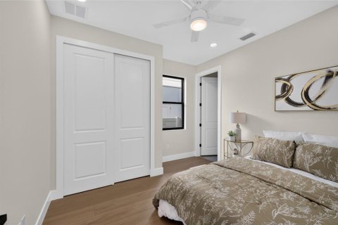 Villa ou maison à vendre à Tampa, Floride: 4 chambres, 201.04 m2 № 2427619 - photo 5