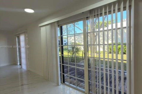 Adosado en alquiler en Plantation, Florida, 3 dormitorios, 201.6 m2 № 2017724 - foto 5
