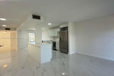 Adosado en alquiler en Plantation, Florida, 3 dormitorios, 201.6 m2 № 2017724 - foto 10