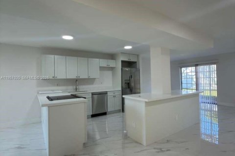 Adosado en alquiler en Plantation, Florida, 3 dormitorios, 201.6 m2 № 2017724 - foto 18