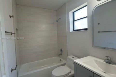 Adosado en alquiler en Plantation, Florida, 3 dormitorios, 201.6 m2 № 2017724 - foto 30