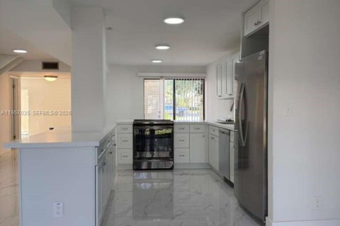 Adosado en alquiler en Plantation, Florida, 3 dormitorios, 201.6 m2 № 2017724 - foto 13