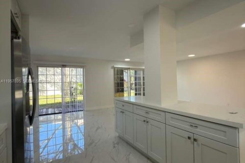 Adosado en alquiler en Plantation, Florida, 3 dormitorios, 201.6 m2 № 2017724 - foto 20