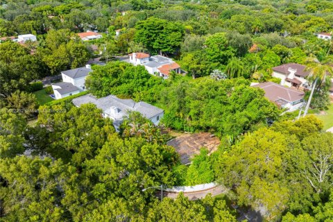 House in Coral Gables, Florida 4 bedrooms, 177.26 sq.m. № 1891434 - photo 9