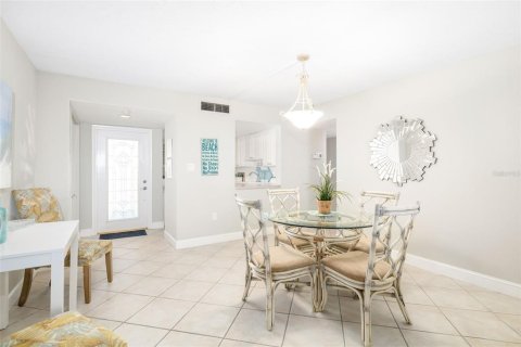 Condominio en alquiler en Sarasota, Florida, 2 dormitorios, 108.51 m2 № 2118245 - foto 17