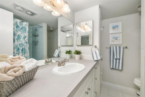 Condominio en alquiler en Sarasota, Florida, 2 dormitorios, 108.51 m2 № 2118245 - foto 22
