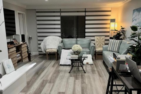 Купить кондоминиум в Лейк-Уорт, Флорида 3 комнаты, 97.27м2, № 2241211 - фото 2