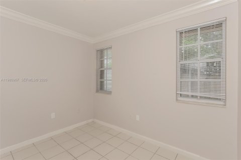 Villa ou maison à louer à Hallandale Beach, Floride: 3 chambres, 131.83 m2 № 2043498 - photo 12