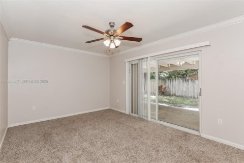Villa ou maison à louer à Hallandale Beach, Floride: 3 chambres, 131.83 m2 № 2043498 - photo 8