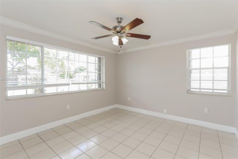 Villa ou maison à louer à Hallandale Beach, Floride: 3 chambres, 131.83 m2 № 2043498 - photo 3