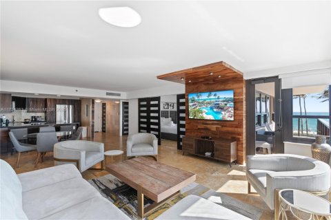 Condo in Miami Beach, Florida, 2 bedrooms  № 1480488 - photo 12