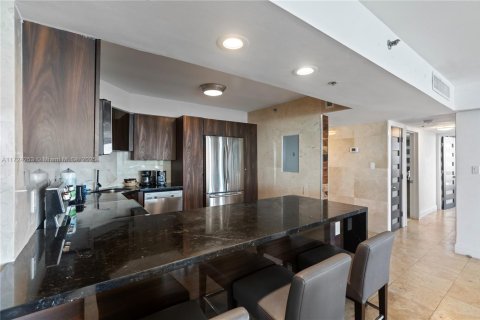Condo in Miami Beach, Florida, 2 bedrooms  № 1480488 - photo 16