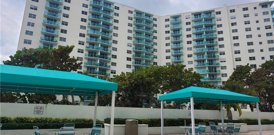 Condo in Hollywood, Florida, 2 bedrooms № 1139280