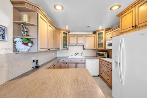 Condominio en venta en Deerfield Beach, Florida, 2 dormitorios, 92.9 m2 № 1989081 - foto 12