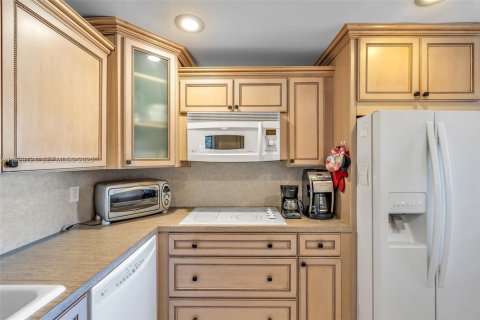 Condominio en venta en Deerfield Beach, Florida, 2 dormitorios, 92.9 m2 № 1989081 - foto 13