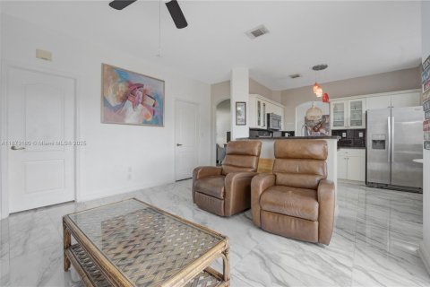Touwnhouse à vendre à Doral, Floride: 3 chambres, 154.12 m2 № 1897904 - photo 13