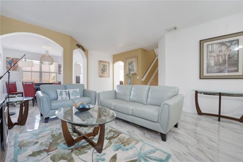 Touwnhouse à vendre à Doral, Floride: 3 chambres, 154.12 m2 № 1897904 - photo 3