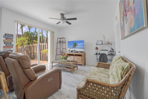 Touwnhouse à vendre à Doral, Floride: 3 chambres, 154.12 m2 № 1897904 - photo 12