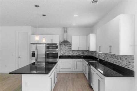 Villa ou maison à vendre à Apopka, Floride: 4 chambres, 249.54 m2 № 1774806 - photo 12
