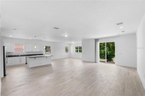 Villa ou maison à vendre à Apopka, Floride: 4 chambres, 249.54 m2 № 1774806 - photo 3