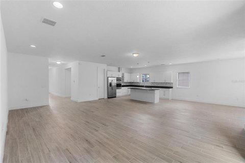 Villa ou maison à vendre à Apopka, Floride: 4 chambres, 249.54 m2 № 1774806 - photo 5