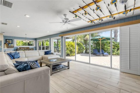 Casa en venta en New Smyrna Beach, Florida, 3 dormitorios, 238.76 m2 № 2215801 - foto 12