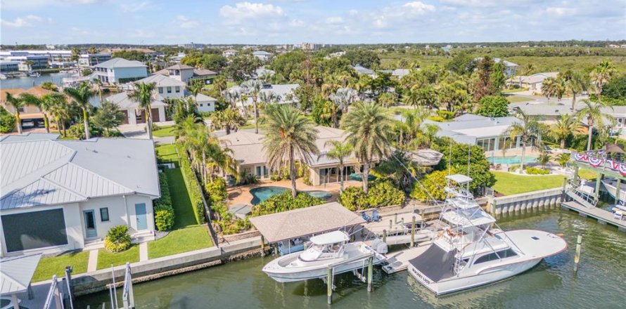Casa en New Smyrna Beach, Florida 3 dormitorios, 238.76 m2 № 2215801