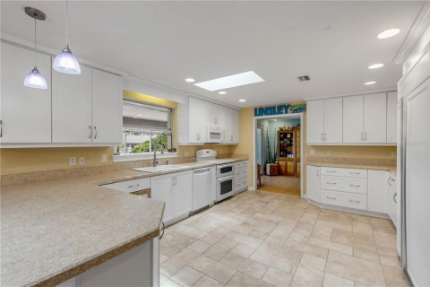 Casa en venta en New Smyrna Beach, Florida, 3 dormitorios, 238.76 m2 № 2215801 - foto 6