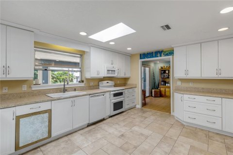 Casa en venta en New Smyrna Beach, Florida, 3 dormitorios, 238.76 m2 № 2215801 - foto 27