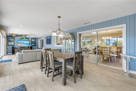 Casa en venta en New Smyrna Beach, Florida, 3 dormitorios, 238.76 m2 № 2215801 - foto 7