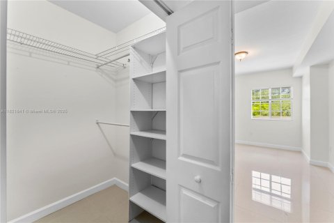 Condo in Miami, Florida, 2 bedrooms  № 1784146 - photo 14