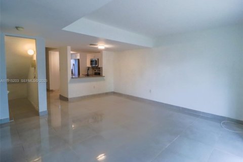 Condominio en alquiler en Miami, Florida, 3 dormitorios, 93.83 m2 № 1986027 - foto 26