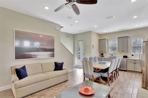 Casa en venta en Kissimmee, Florida, 3 dormitorios, 145.3 m2 № 1885144 - foto 8