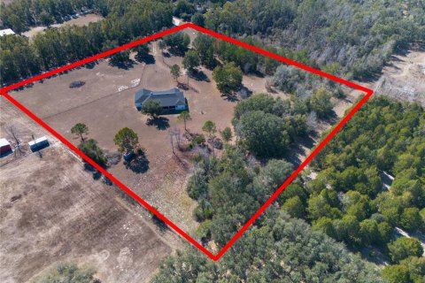 House in Live Oak, Florida 4 bedrooms, 479.38 sq.m. № 2127450 - photo 6