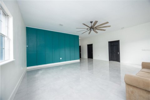 House in Live Oak, Florida 4 bedrooms, 479.38 sq.m. № 2127450 - photo 17