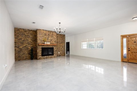 House in Live Oak, Florida 4 bedrooms, 479.38 sq.m. № 2127450 - photo 12