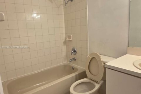 Снять в аренду таунхаус в Хомстед, Флорида 3 спальни, 103.59м2, № 2024903 - фото 7