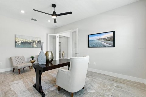 House in Winter Garden, Florida 5 bedrooms, 421.87 sq.m. № 1858102 - photo 8