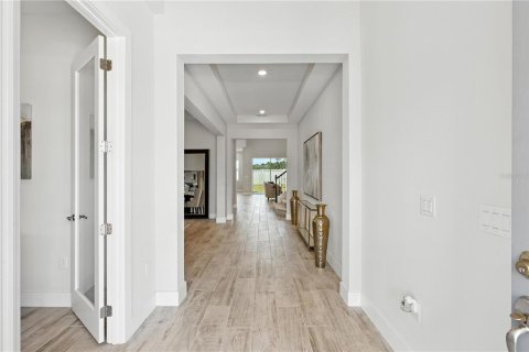 House in Winter Garden, Florida 5 bedrooms, 421.87 sq.m. № 1858102 - photo 6