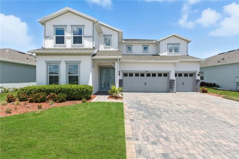 House in Winter Garden, Florida 5 bedrooms, 421.87 sq.m. № 1858102 - photo 1