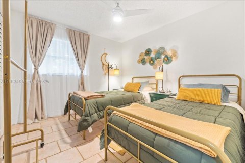 House in Hollywood, Florida 3 bedrooms, 130.06 sq.m. № 2039010 - photo 25