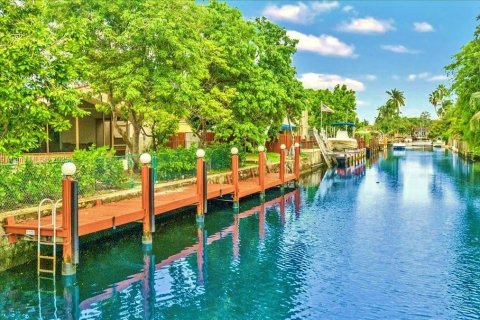 House in Hollywood, Florida 3 bedrooms, 130.06 sq.m. № 2039010 - photo 7