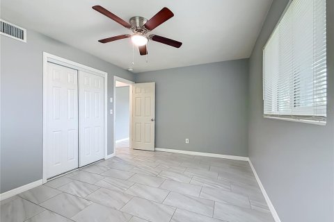 House in Largo, Florida 3 bedrooms, 111.02 sq.m. № 2196075 - photo 30