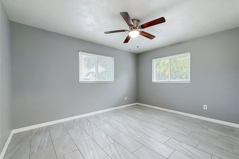 House in Largo, Florida 3 bedrooms, 111.02 sq.m. № 2196075 - photo 28
