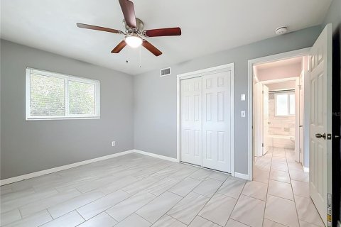House in Largo, Florida 3 bedrooms, 111.02 sq.m. № 2196075 - photo 29