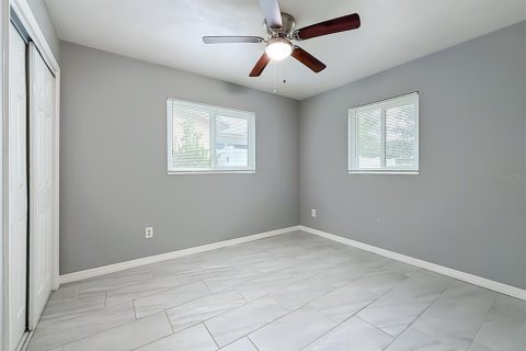 House in Largo, Florida 3 bedrooms, 111.02 sq.m. № 2196075 - photo 25