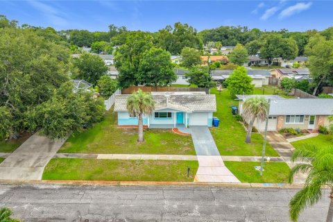 House in Largo, Florida 3 bedrooms, 111.02 sq.m. № 2196075 - photo 5